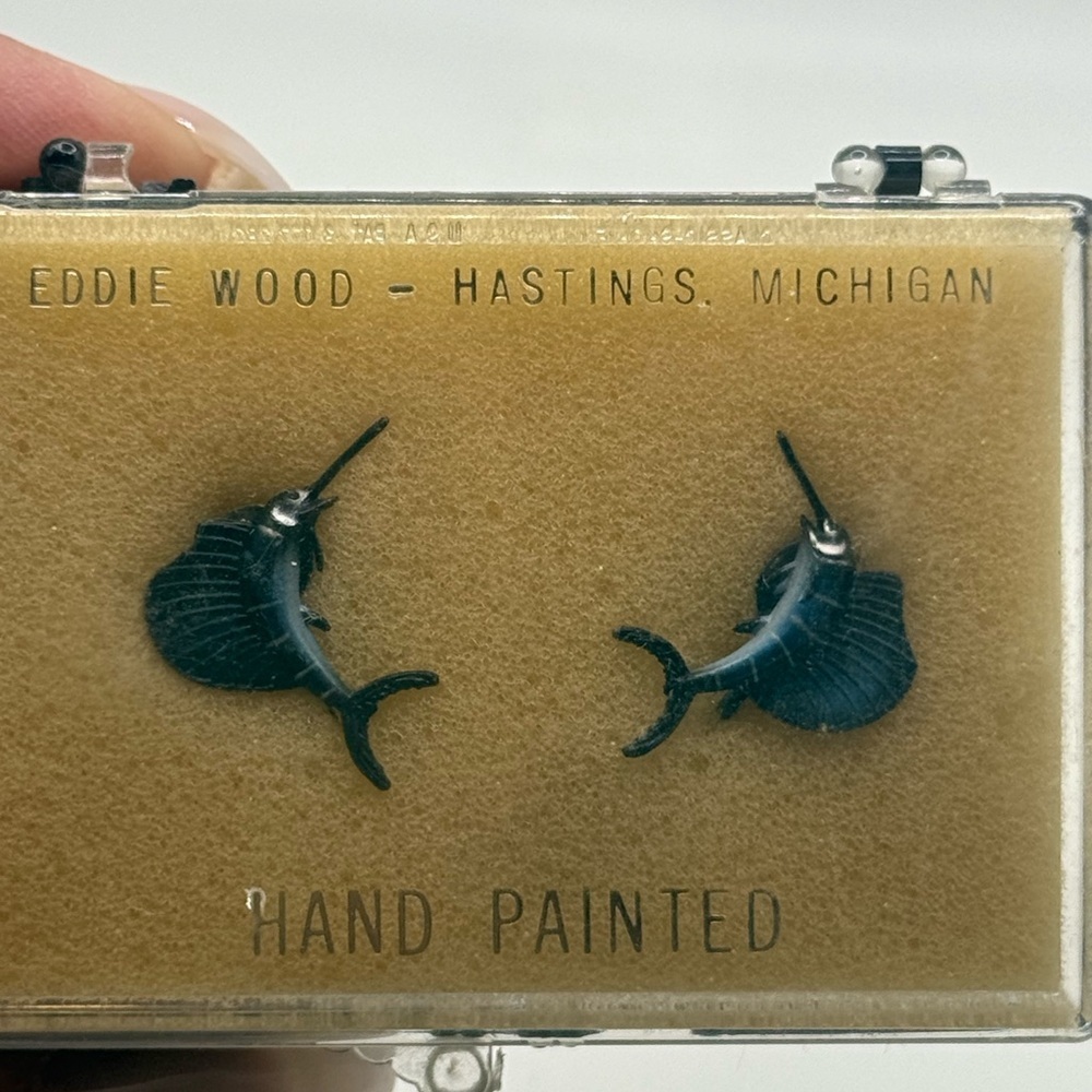 NIB Vintage Eddie Wood Hand Painted Sailfish Screw Back Earrings Hastings MI
